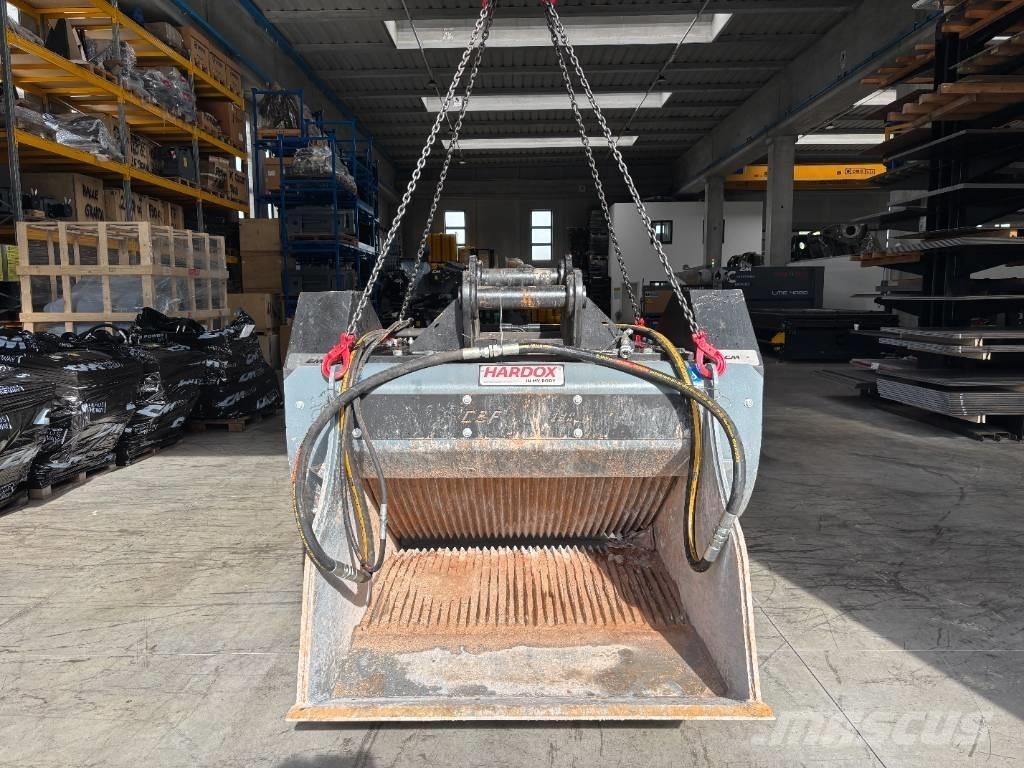 CM CBF 120 Kırıcı kepçeler