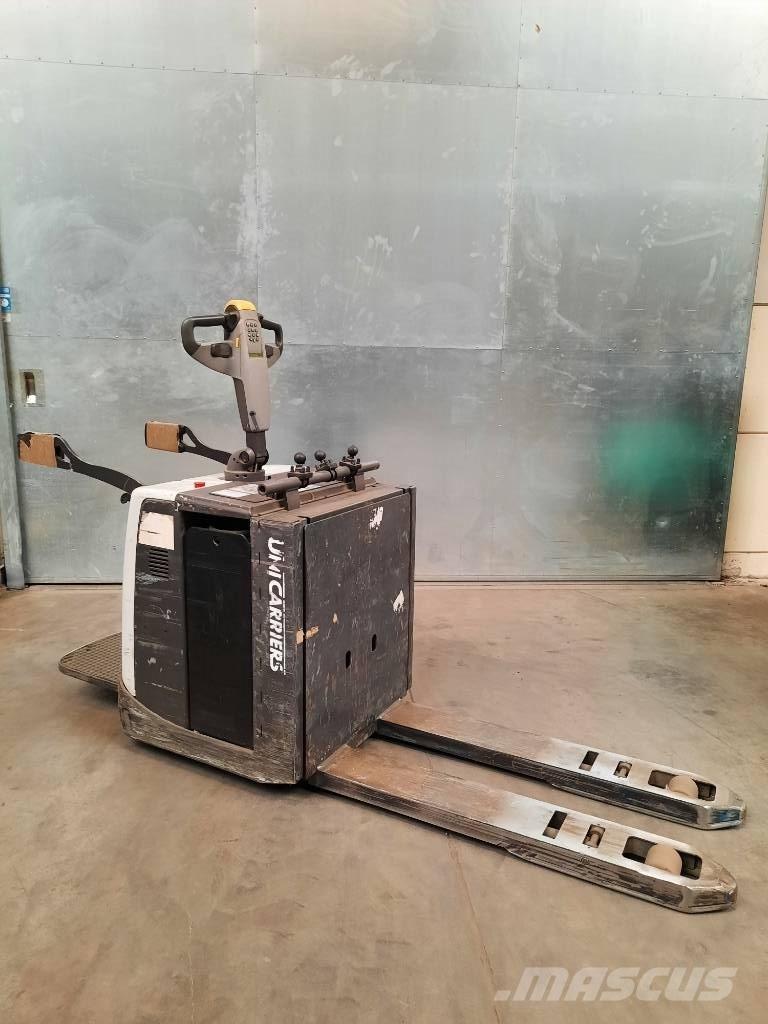 UniCarriers 200PMR Düsük seviye platformu