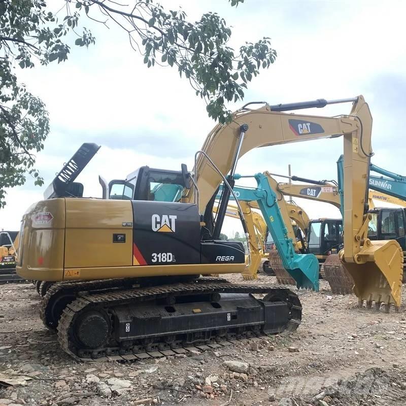 CAT 318 D Paletli ekskavatörler