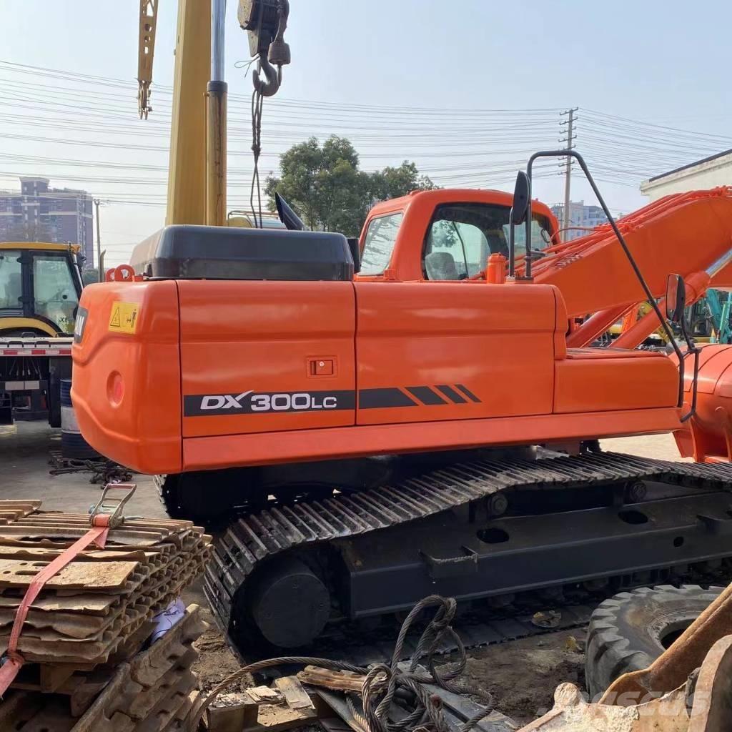 Doosan DX 300 LC Paletli ekskavatörler
