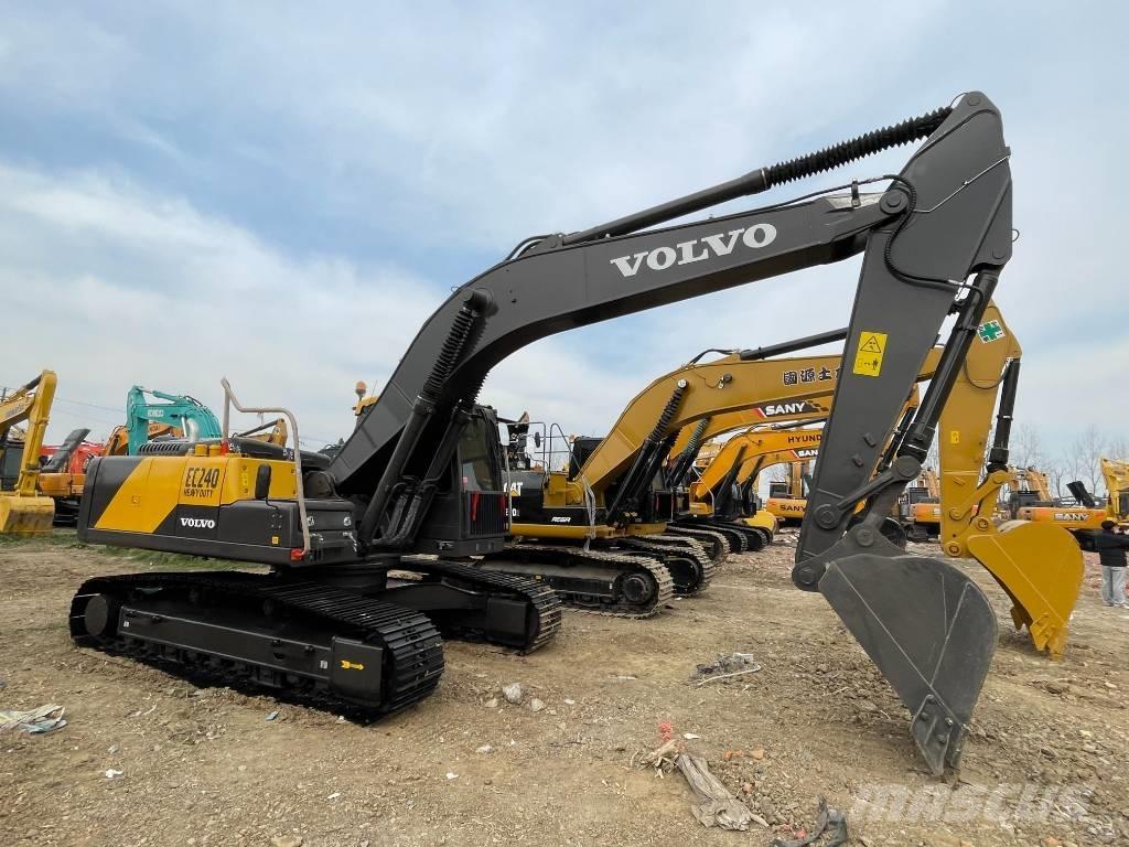 Volvo EC 240 Paletli ekskavatörler