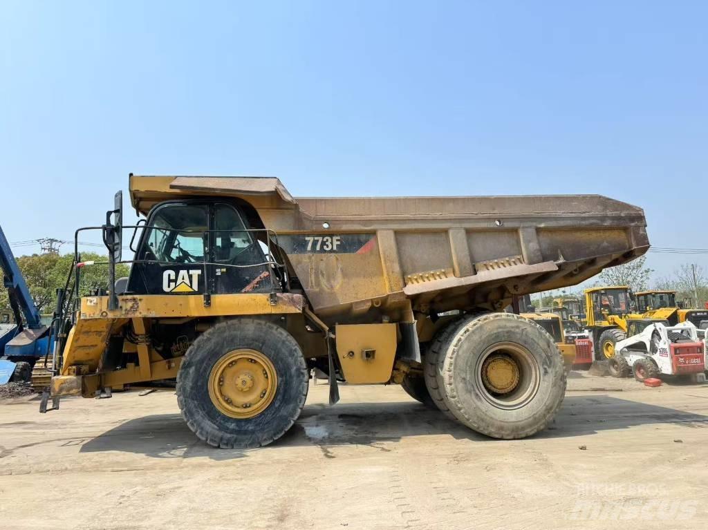 CAT 773 F Yol disi kaya kamyonu