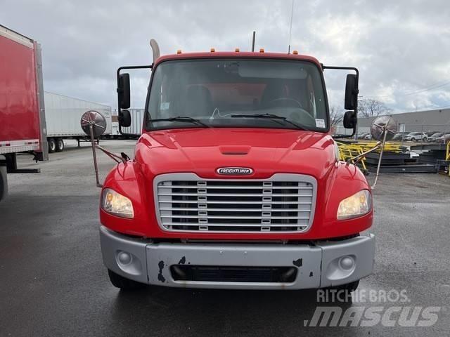Freightliner M2 106 İçecek kamyonları