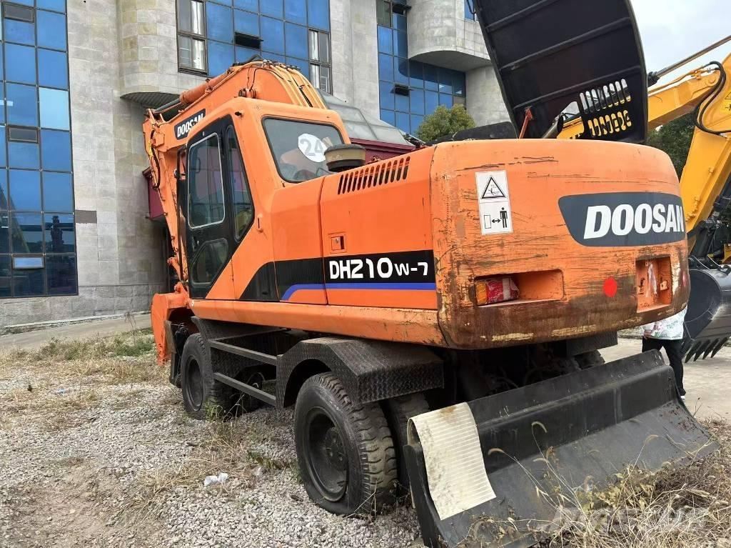 Doosan DH 210 W-7 Lastik tekerli ekskavatörler