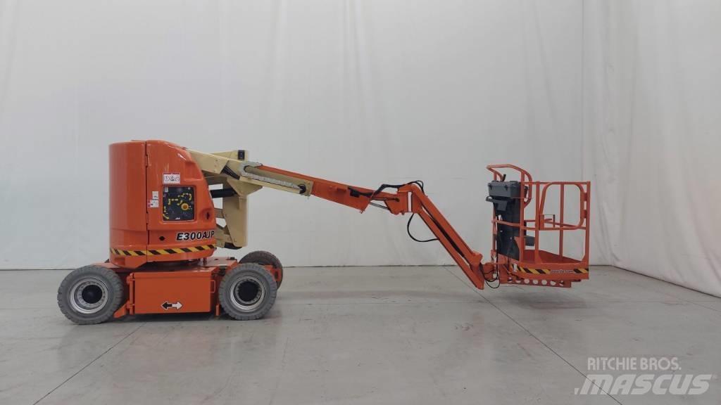 JLG E300AJP Körüklü personel platformları