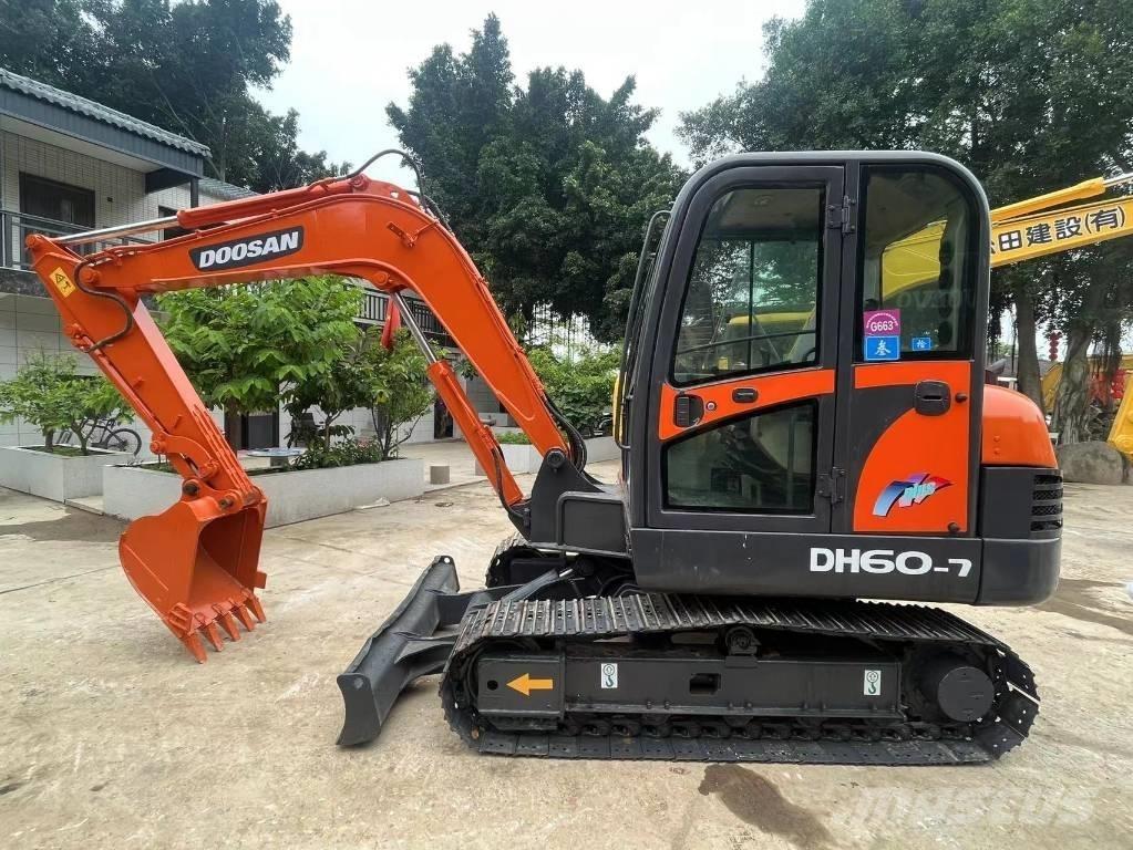 Doosan DH 60-7 Mini ekskavatörler, 7 tona dek