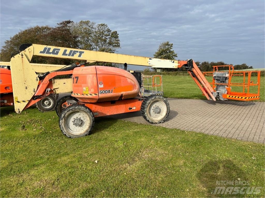 JLG 600 AJ Körüklü personel platformları