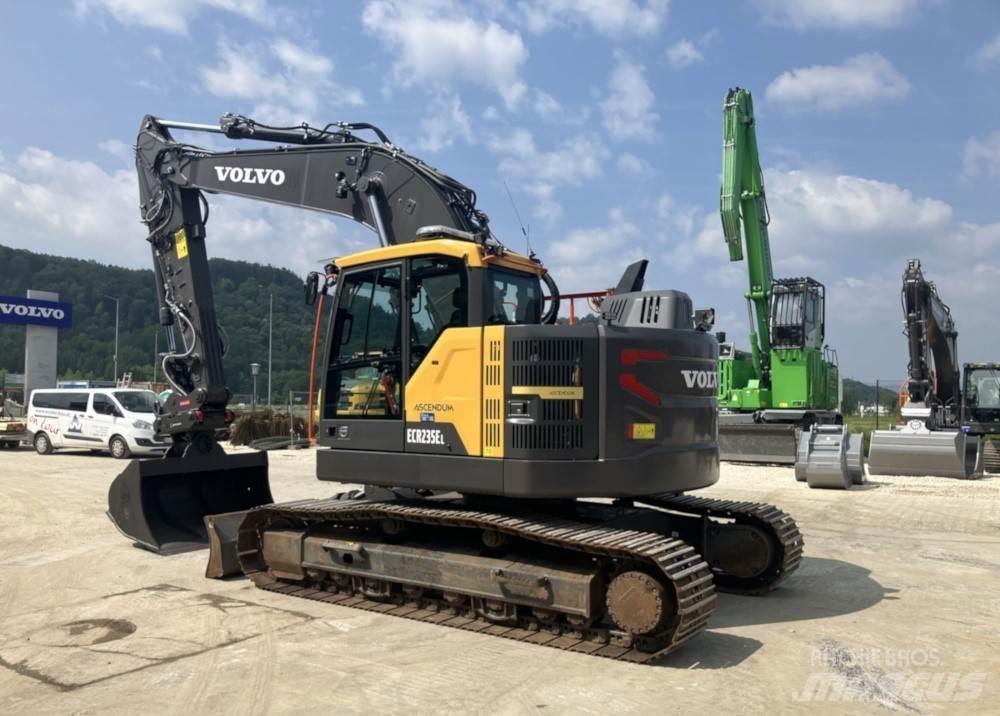 Volvo ECR235EL Paletli ekskavatörler