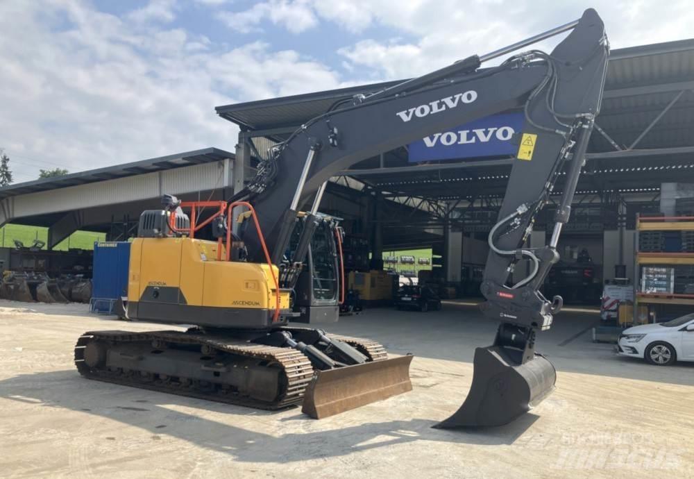 Volvo ECR235EL Paletli ekskavatörler