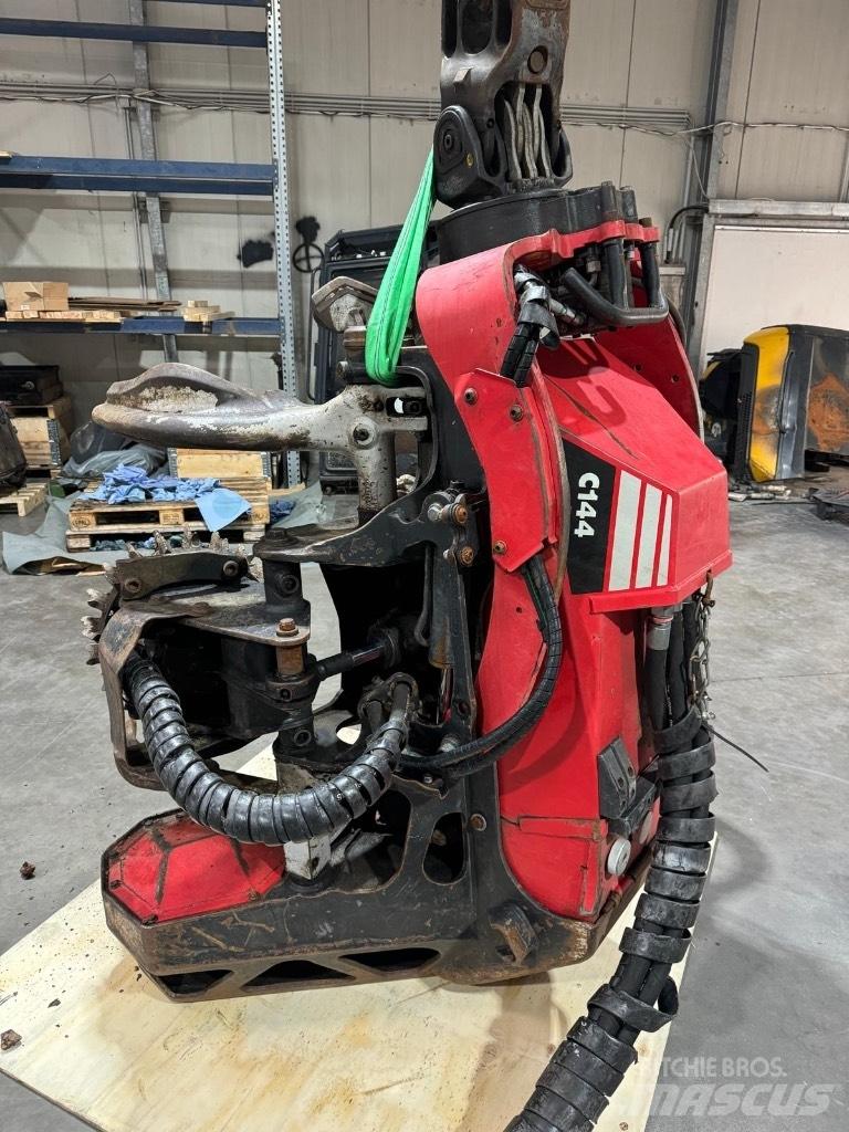 Komatsu C 144 Ağaç budama makineleri