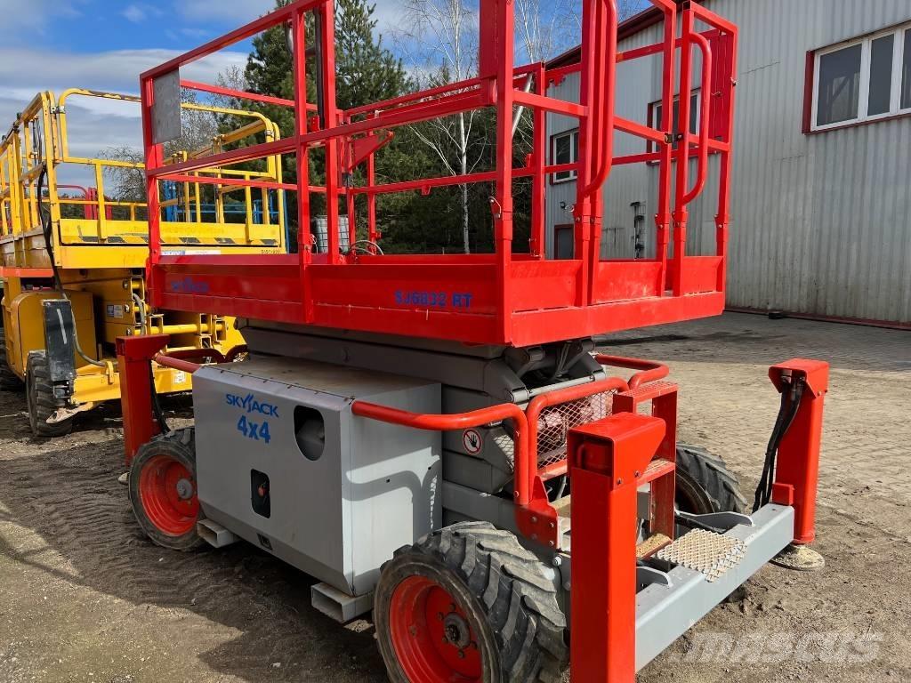 SkyJack SJ 6832 RT Makasli platformlar