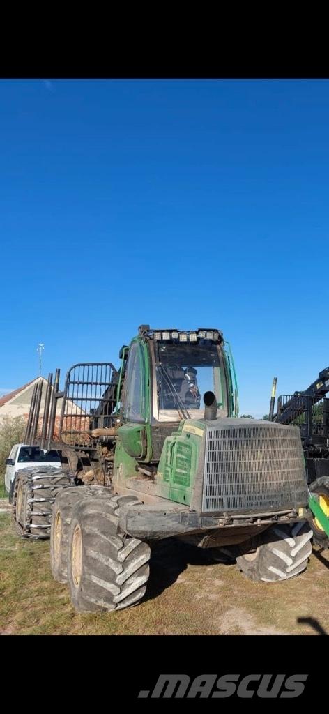 John Deere 1110E Tomruk yükleyici traktörler