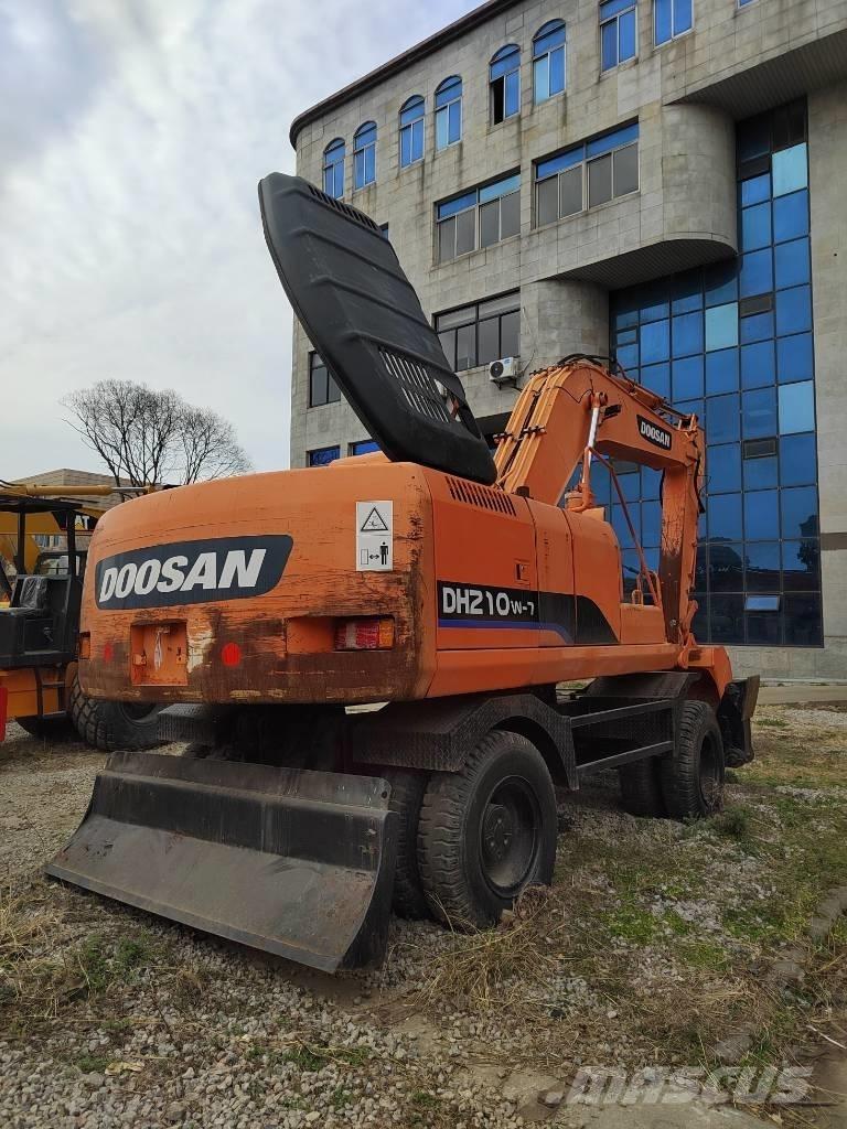 Doosan DH 210 W-7 Lastik tekerli ekskavatörler