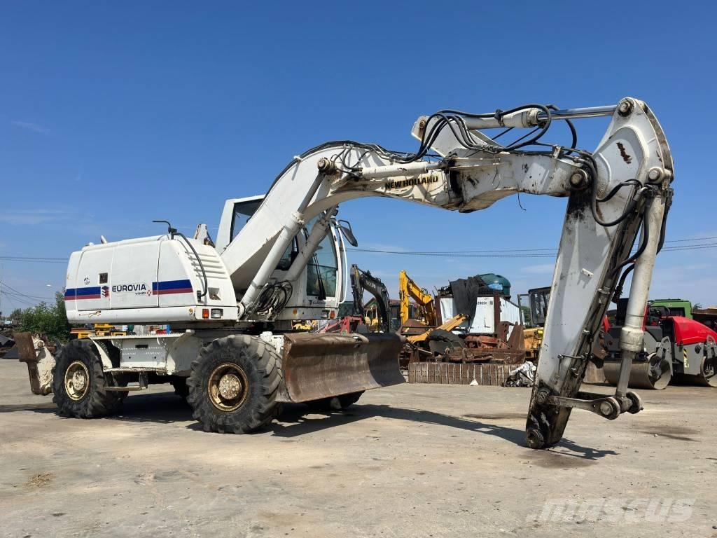 New Holland MH Plus Lastik tekerli ekskavatörler