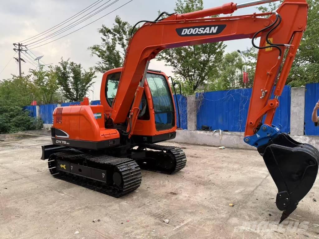 Doosan DX 75 Paletli ekskavatörler