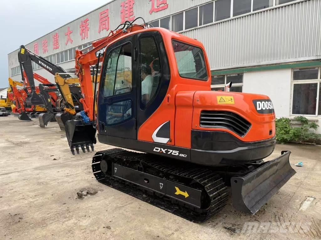 Doosan DX 75 Paletli ekskavatörler