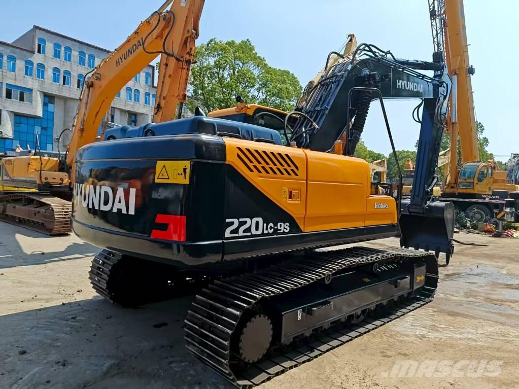 Hyundai R220LC-9S Paletli ekskavatörler