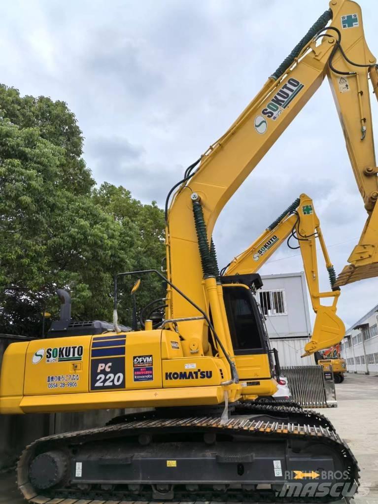 Komatsu PC 220-8 Paletli ekskavatörler