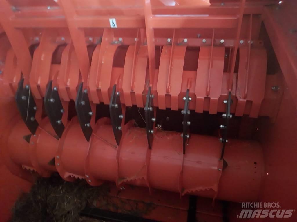 Kubota BC 1300 PRO Balya ögütücü, kesici ve açicilar