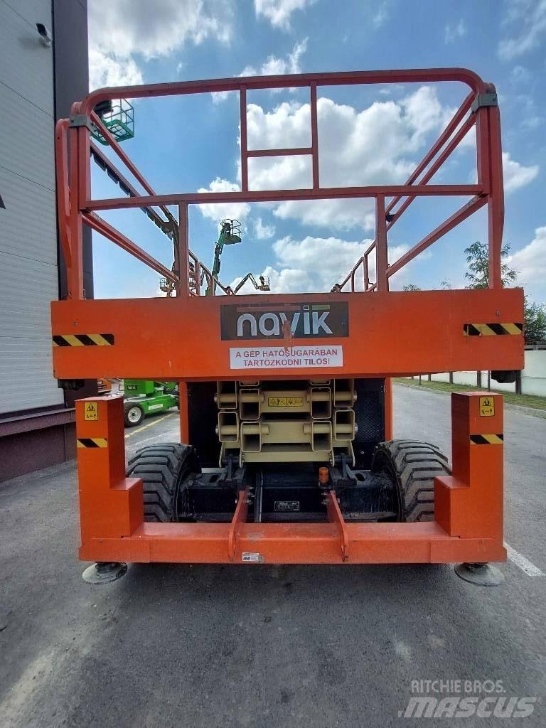 JLG 330 LRT Makasli platformlar