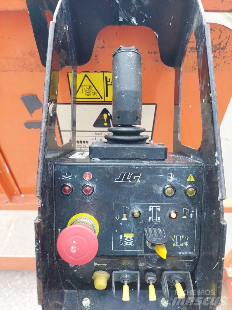 JLG 330 LRT Makasli platformlar