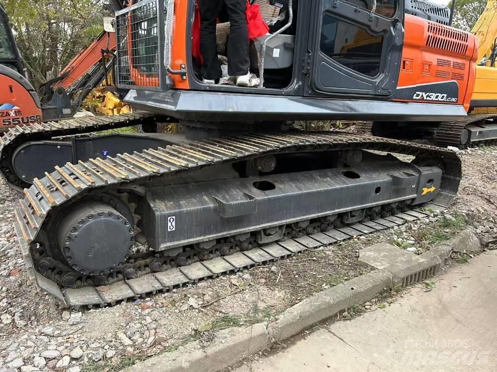 Doosan DX 300 Paletli ekskavatörler