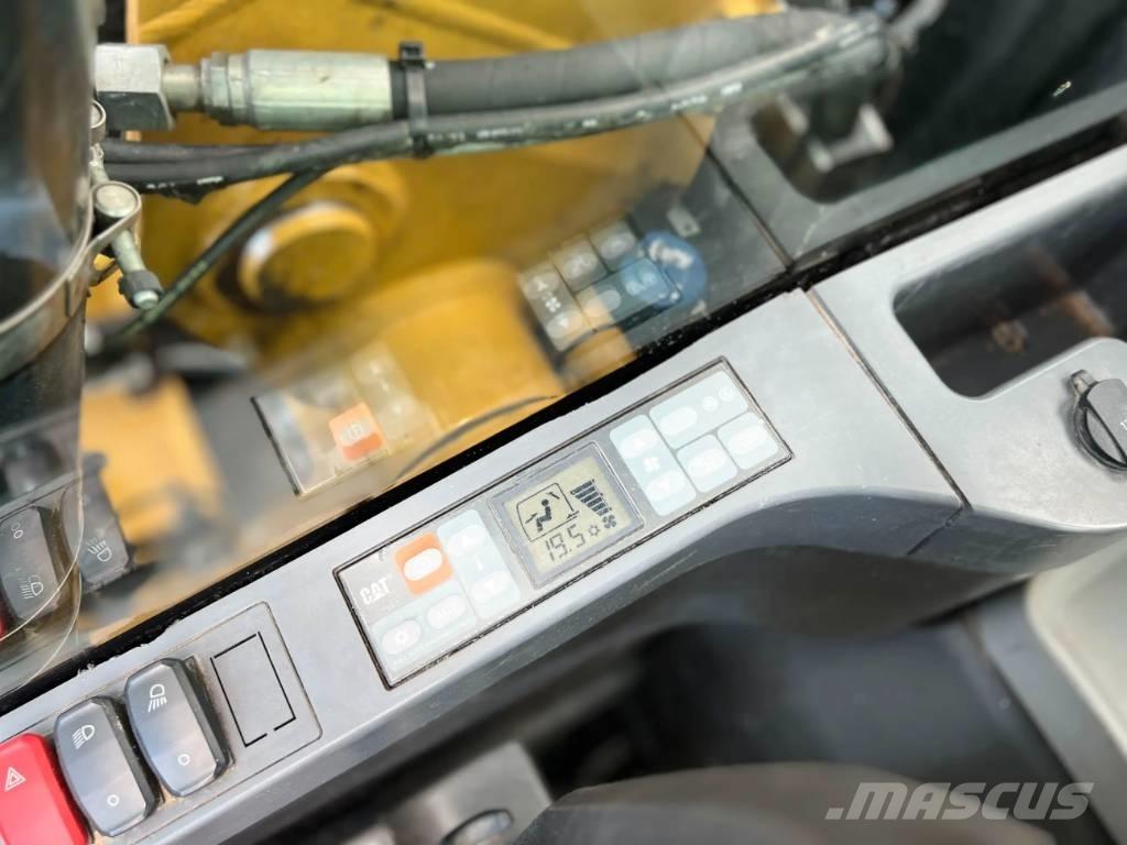 CAT M318F Lastik tekerli ekskavatörler