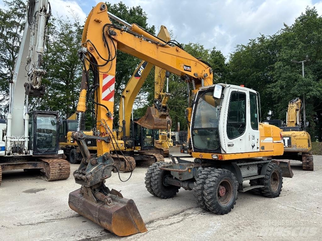 Liebherr A316 Lastik tekerli ekskavatörler