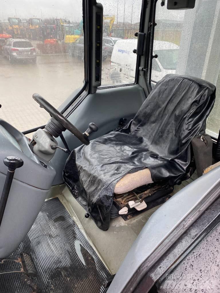 Valtra 700-4 Traktörler