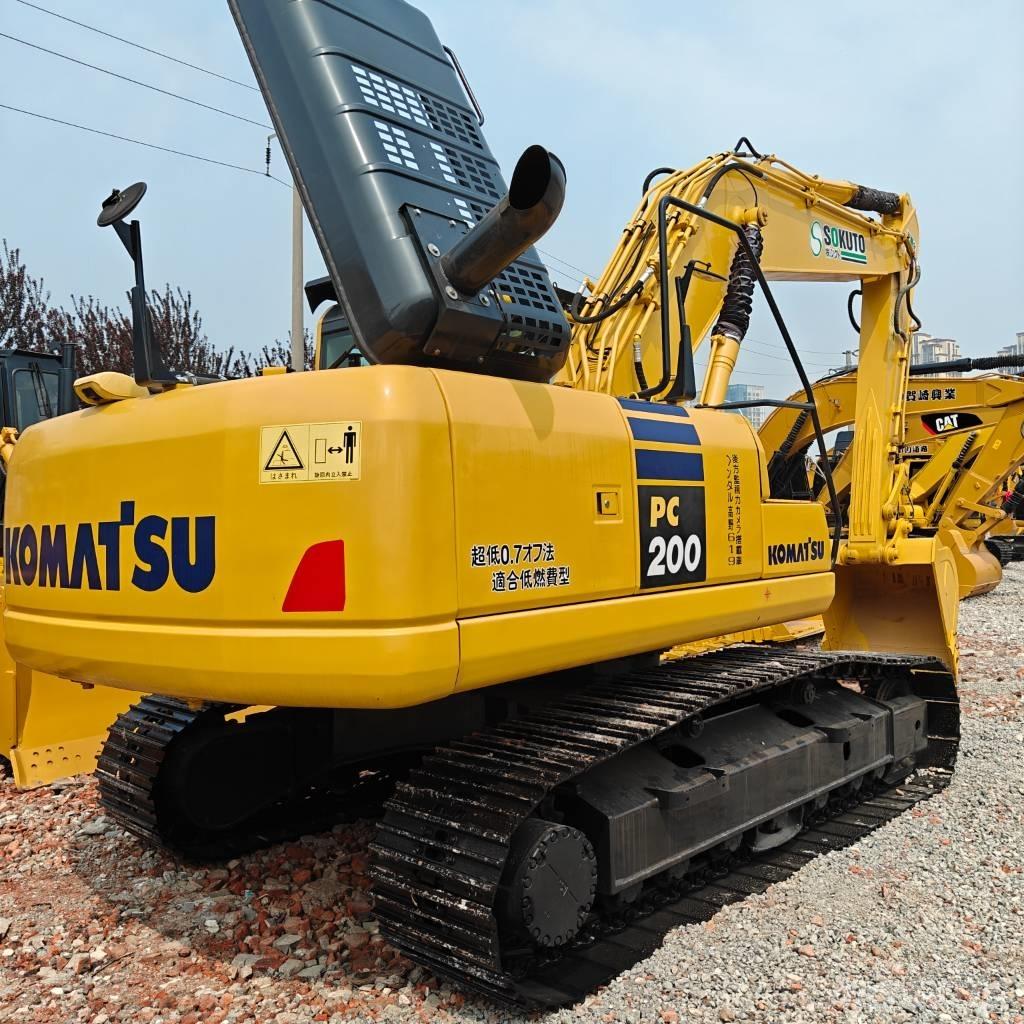 Komatsu 200-8 Paletli ekskavatörler