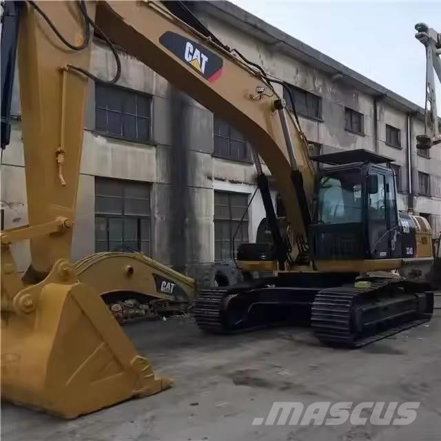 CAT 324 D Paletli ekskavatörler