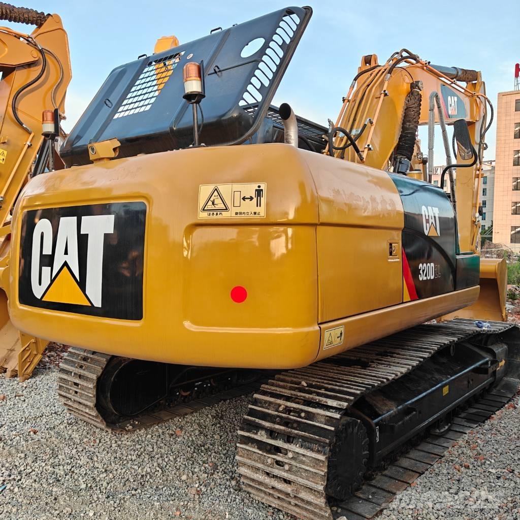 CAT 320D2L Paletli ekskavatörler