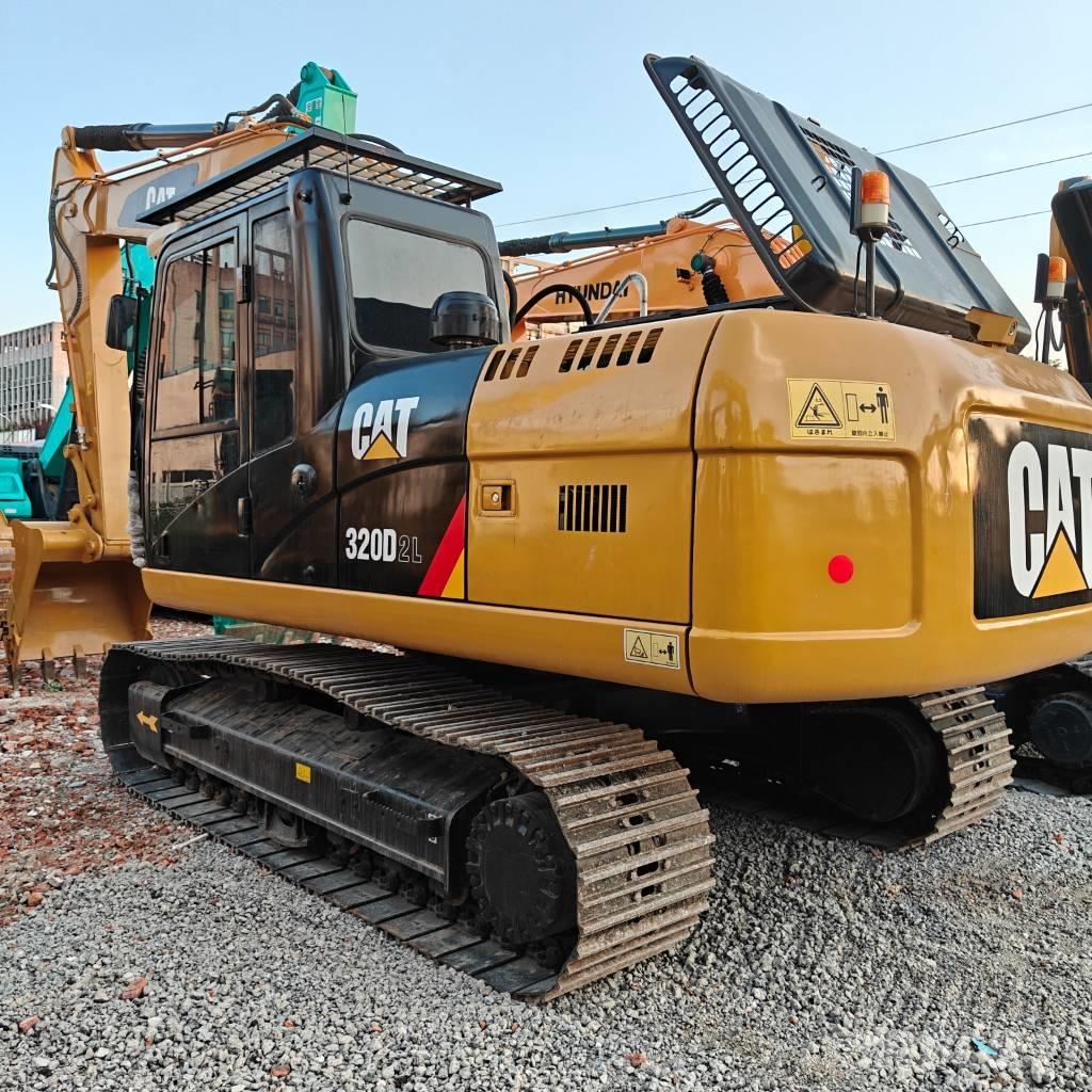 CAT 320D2L Paletli ekskavatörler