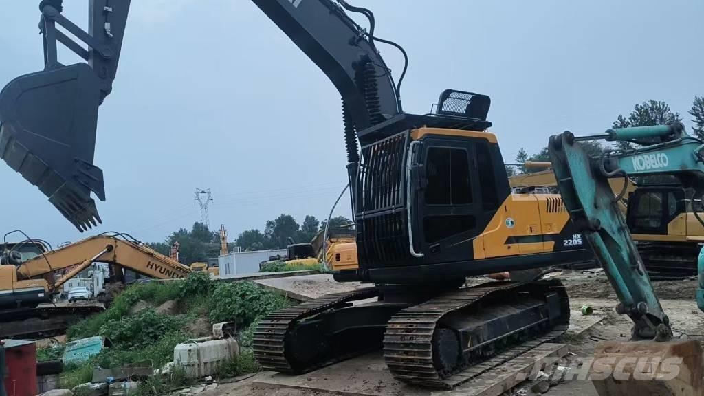 Hyundai HX220S Paletli ekskavatörler