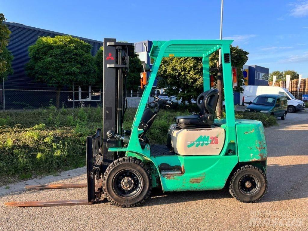 Mitsubishi FD25 Dizel forkliftler