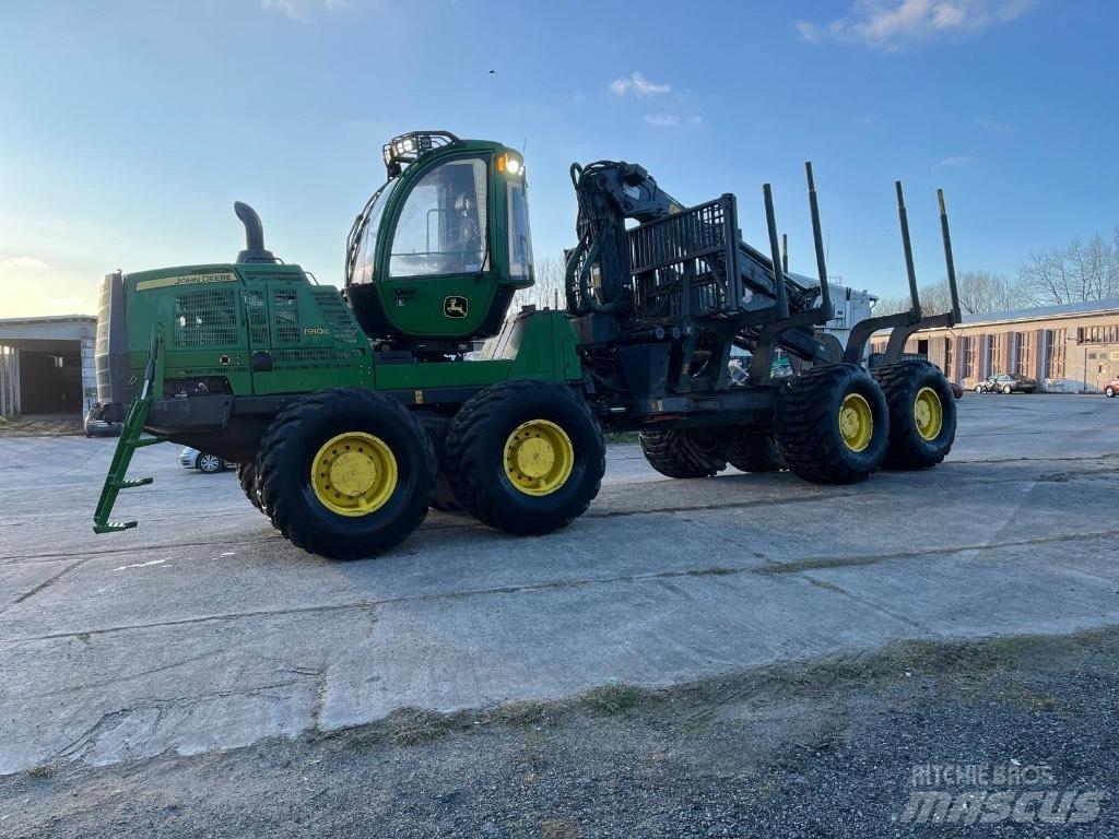 John Deere 1910G Tomruk yükleyici traktörler