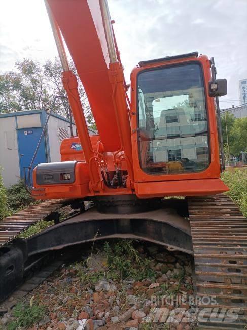 Doosan DX 300 Paletli ekskavatörler