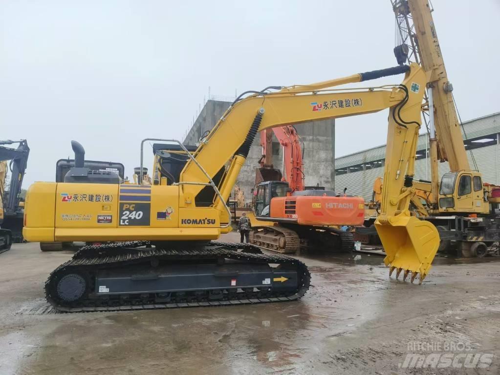 Komatsu PC 240 Paletli ekskavatörler
