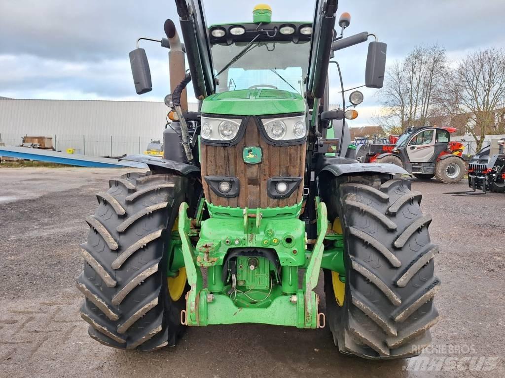 John Deere 6215R Traktörler