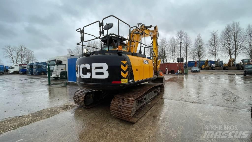 JCB JS 130 LC Paletli ekskavatörler