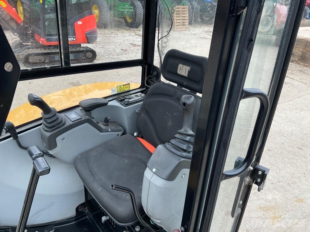 CAT 302.7 D CR Mini ekskavatörler, 7 tona dek