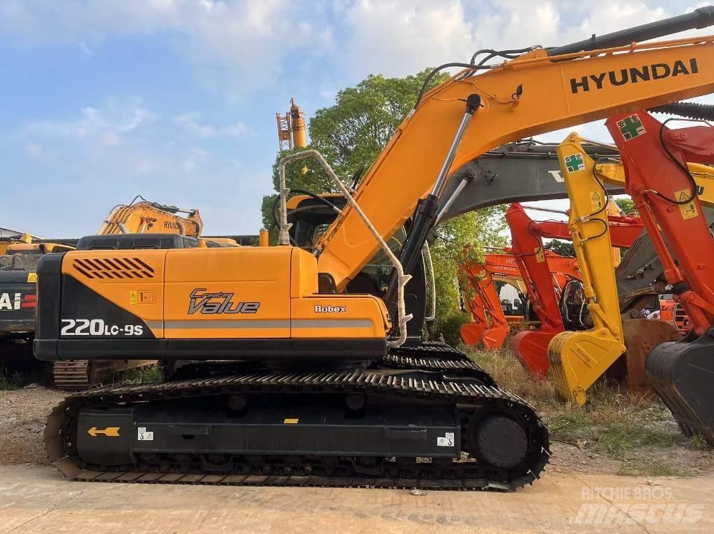 Hyundai R220LC-9S Paletli ekskavatörler