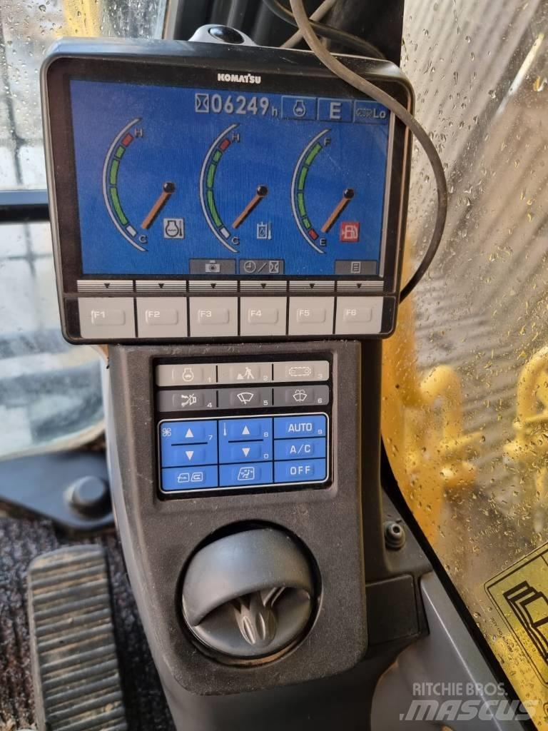 Komatsu PC 210-8 Paletli ekskavatörler