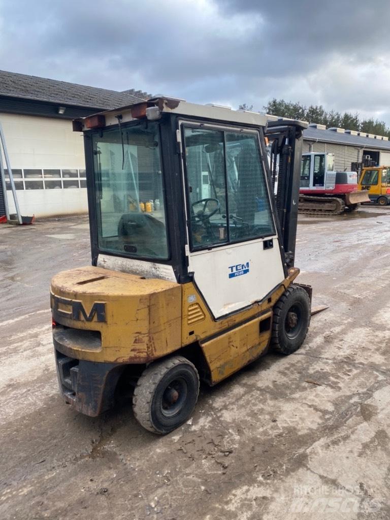 TCM FD 25 Dizel forkliftler