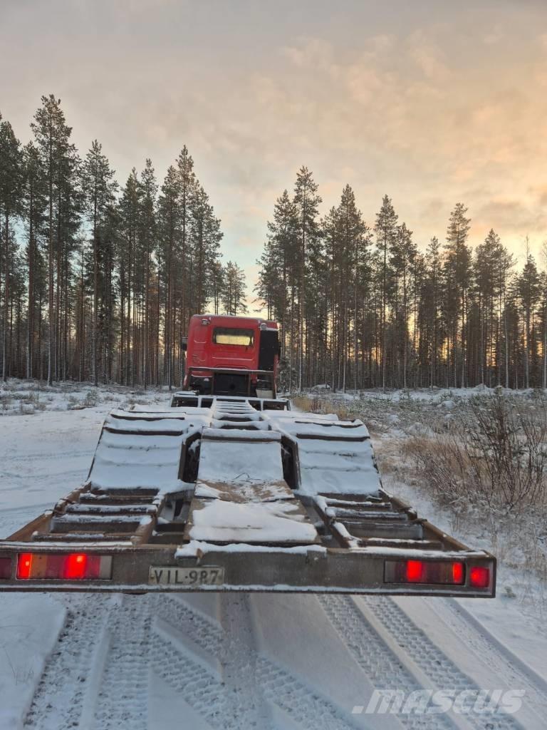 Sisu E11 Orman makinesi taşıma kamyonları