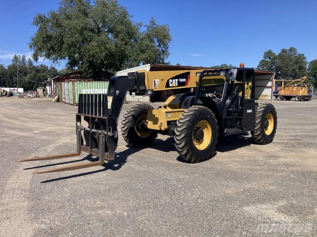 CAT TL 642 C Teleskopik yükleyiciler