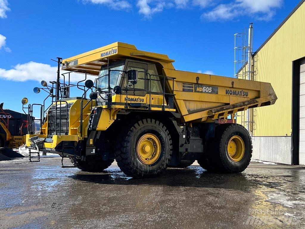 Komatsu 605-8 Yol disi kaya kamyonu