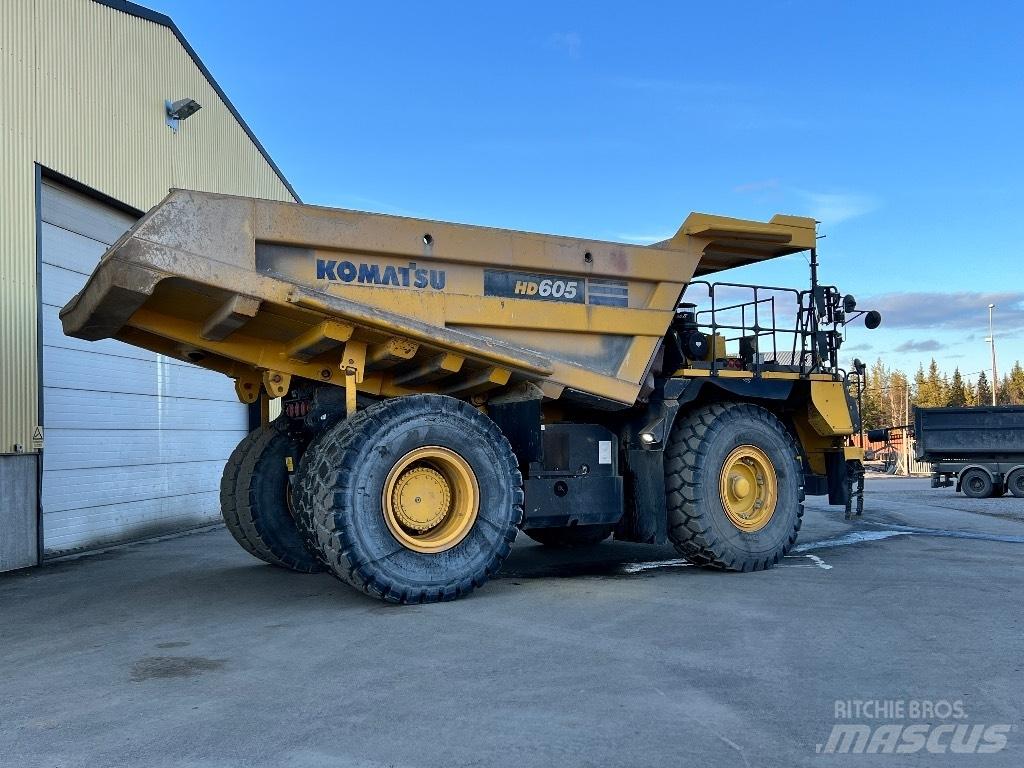 Komatsu 605-8 Yol disi kaya kamyonu