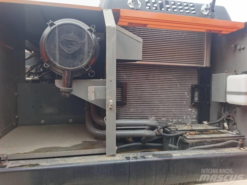 Hitachi ZX 200 Paletli ekskavatörler