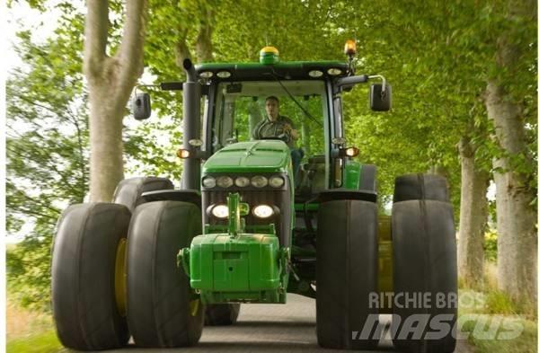John Deere JD8270 Traktörler